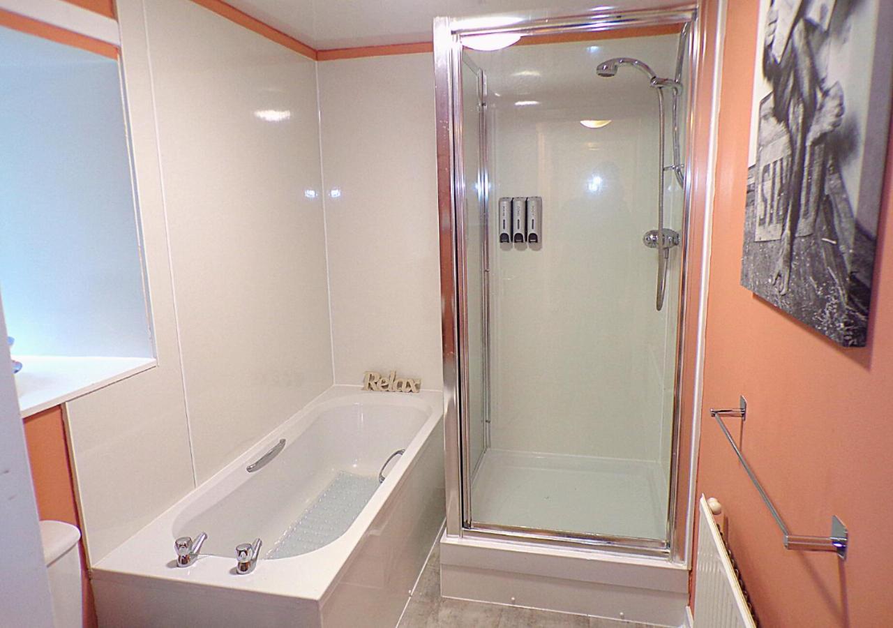 Whinstone Holiday Home In Falkland - Sleeps 8 Bagian luar foto
