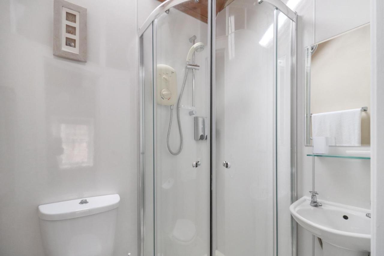 Whinstone Holiday Home In Falkland - Sleeps 8 Bagian luar foto