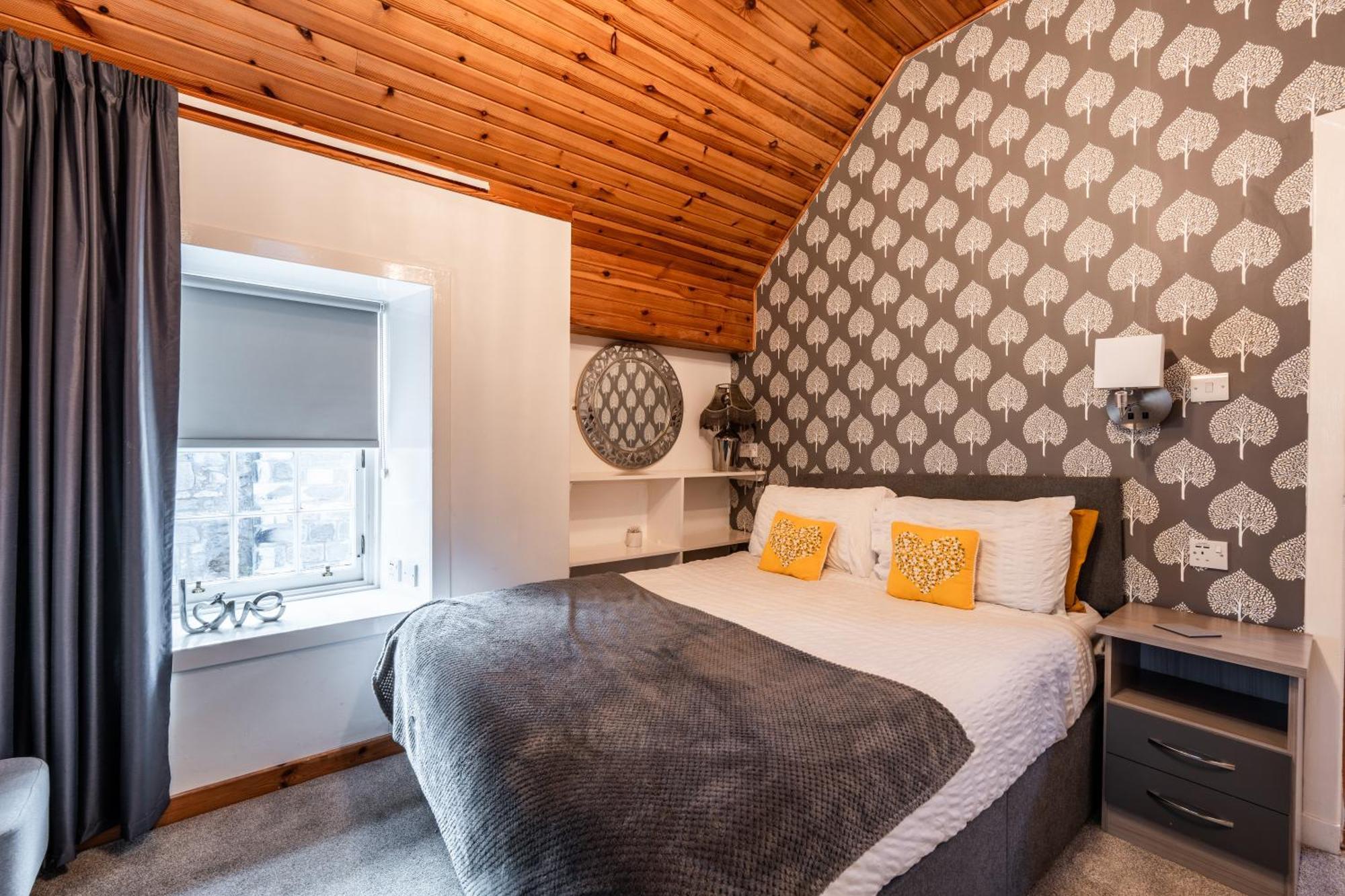 Whinstone Holiday Home In Falkland - Sleeps 8 Bagian luar foto