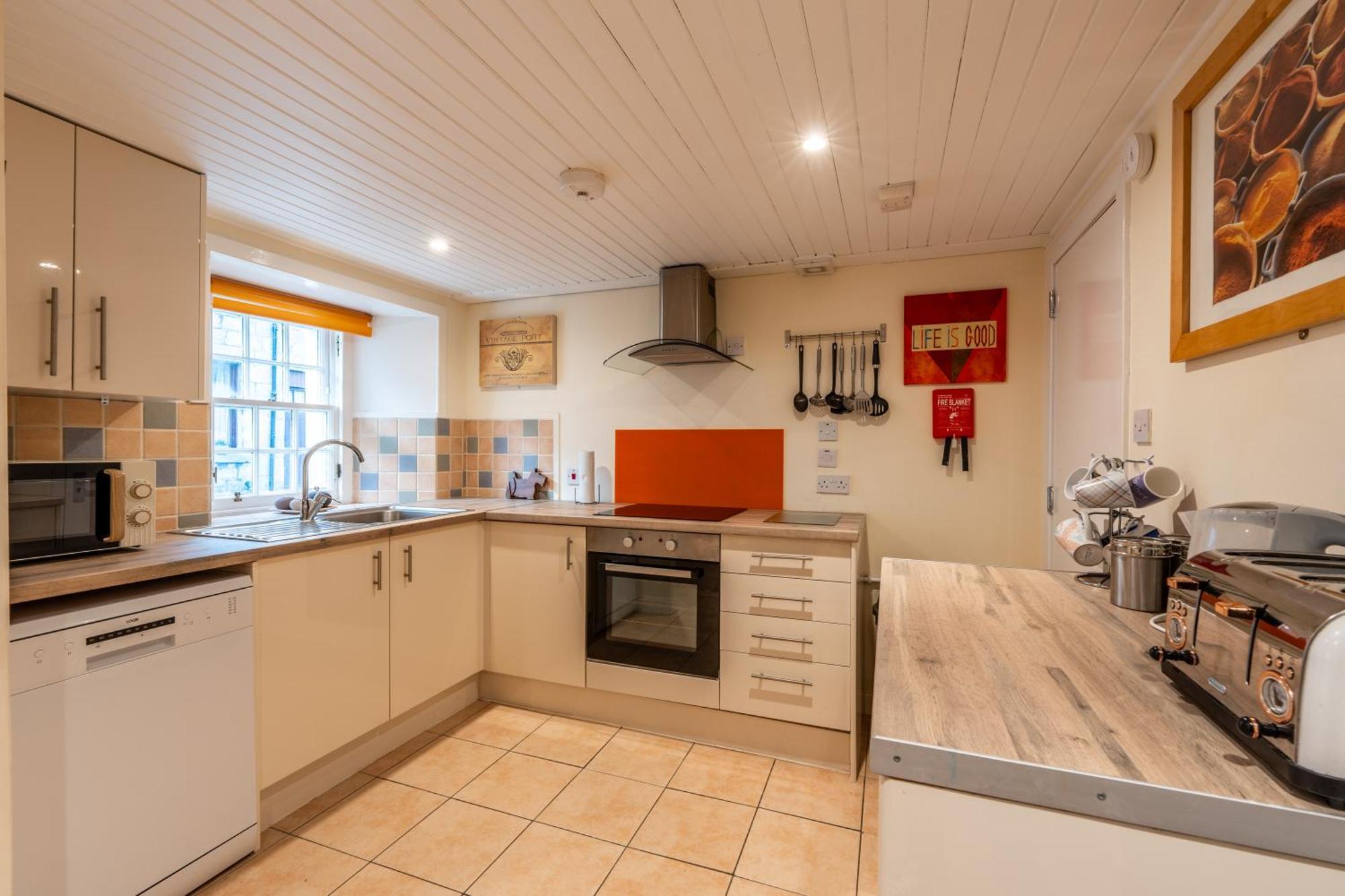 Whinstone Holiday Home In Falkland - Sleeps 8 Bagian luar foto