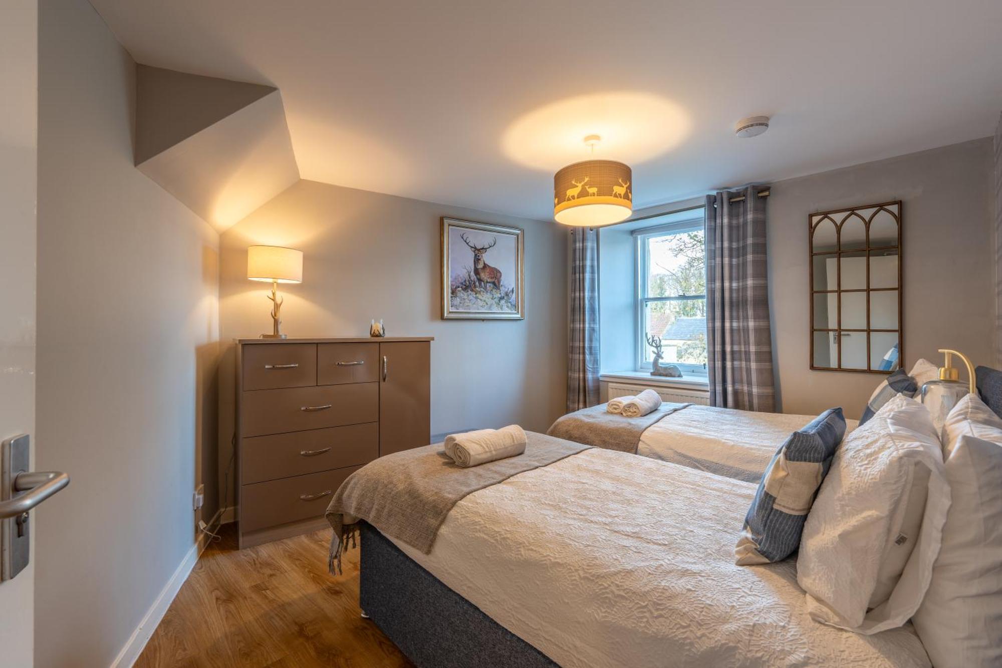 Whinstone Holiday Home In Falkland - Sleeps 8 Bagian luar foto